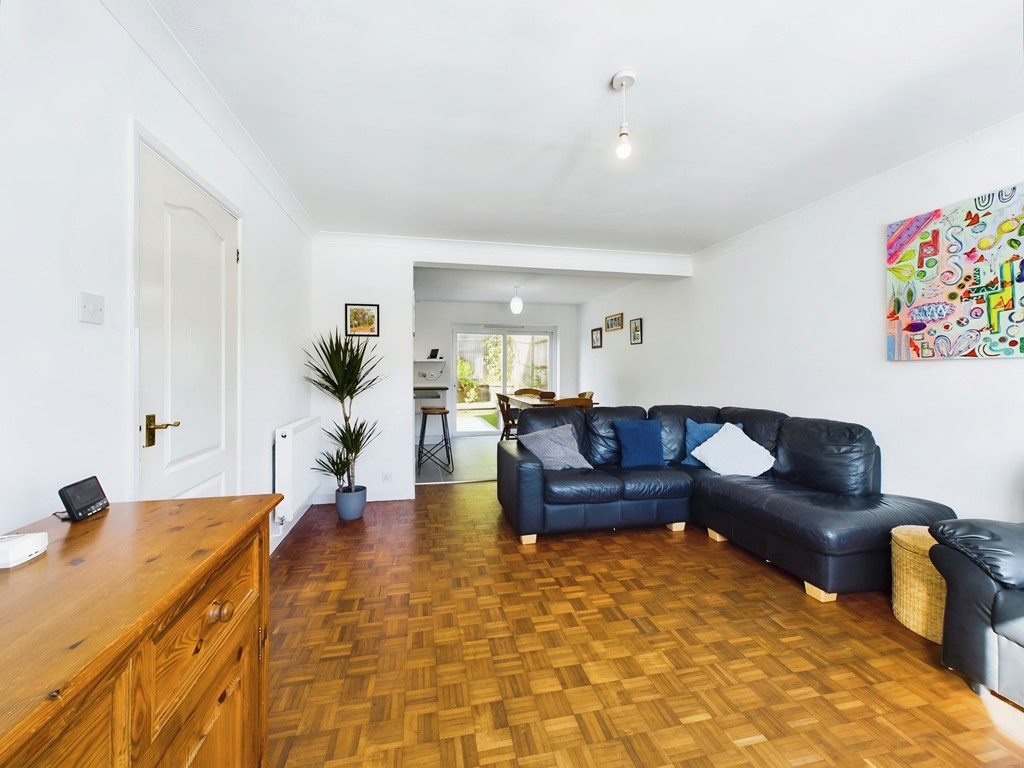 3 bed semi-detached house for sale in Barnmead, Haywards Heath  - Property Image 4