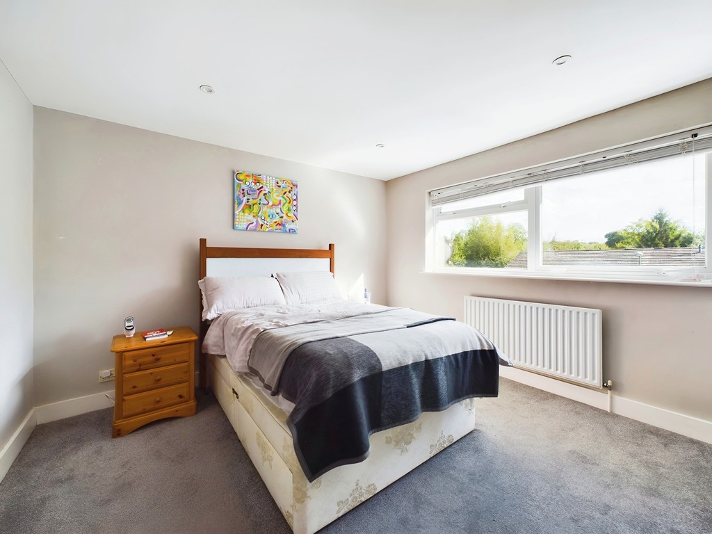 3 bed semi-detached house for sale in Barnmead, Haywards Heath  - Property Image 11