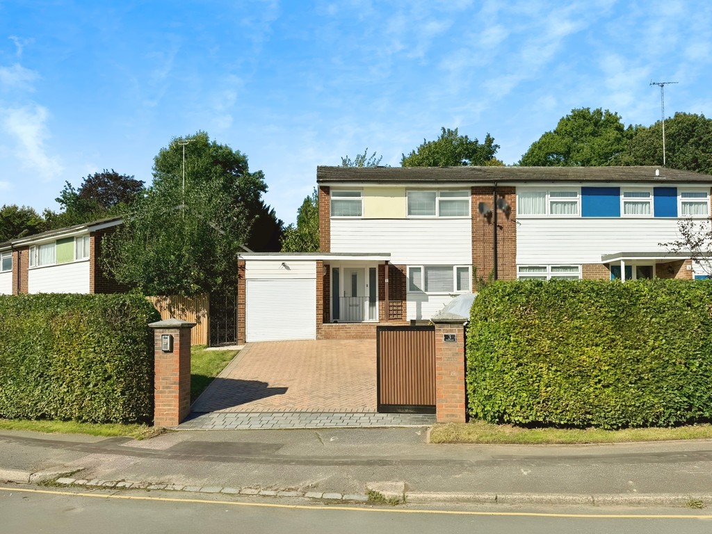 3 bed semi-detached house for sale in Barnmead, Haywards Heath, RH16