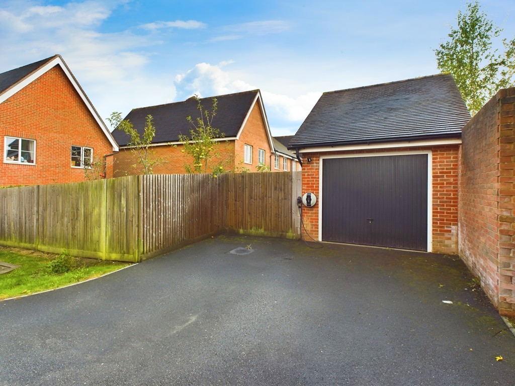 4 bed detached house for sale in Calico Street, Horsham  - Property Image 9