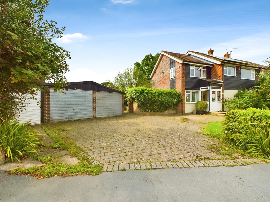 4 bed semi-detached house for sale in Bostock Avenue, Horsham  - Property Image 11