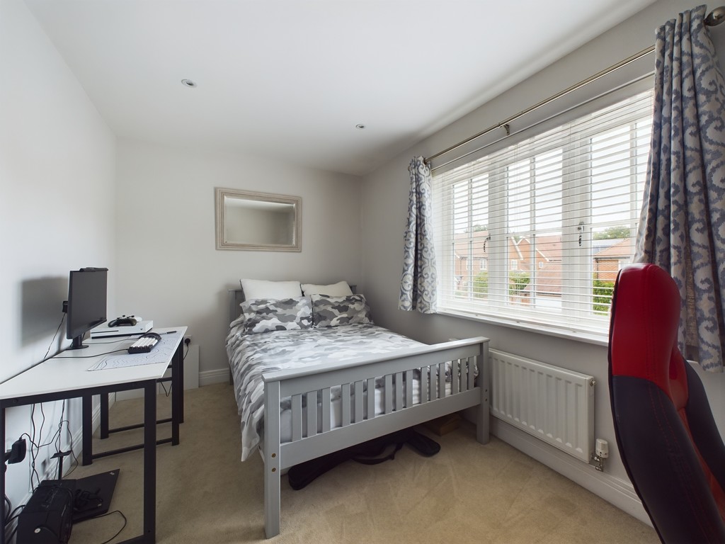 2 bed terraced house to rent in Willow Place, Horsham  - Property Image 9