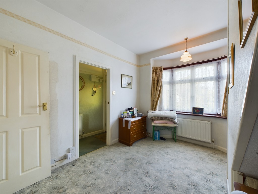 3 bed semi-detached bungalow for sale in Highlands Avenue, Horsham  - Property Image 6