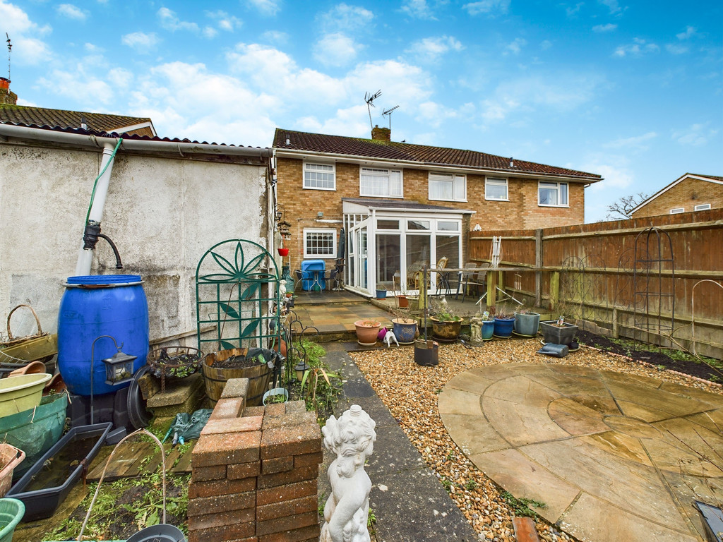 3 bed semi-detached house for sale in Broadwood Close, Horsham  - Property Image 12