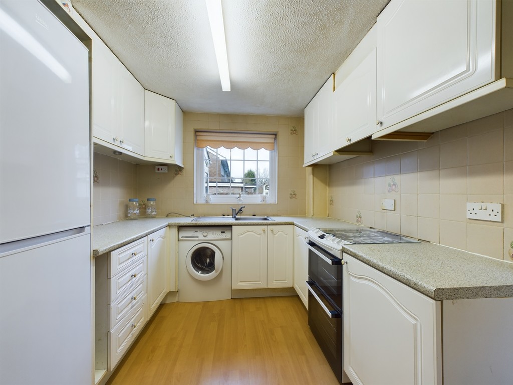 3 bed semi-detached house for sale in Broadwood Close, Horsham  - Property Image 11