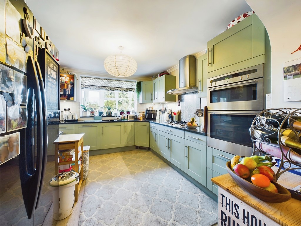 3 bed semi-detached house for sale in Warren Cottages, Handcross  - Property Image 4