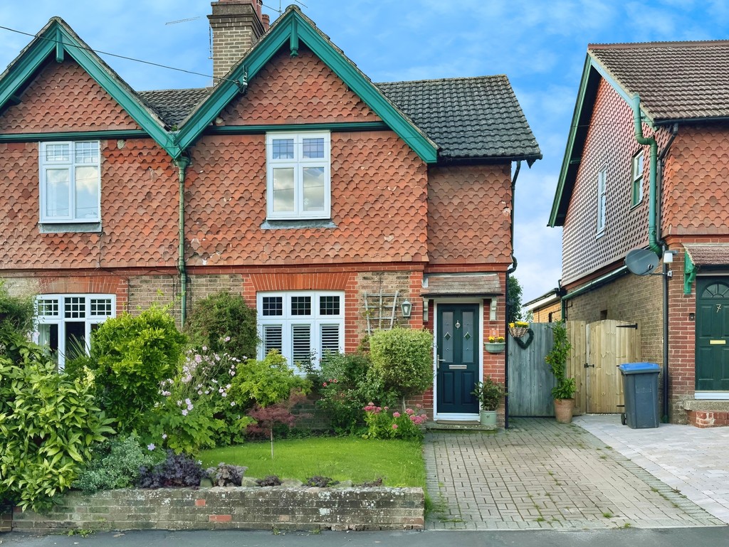 3 bed semi-detached house for sale in Warren Cottages, Handcross  - Property Image 16