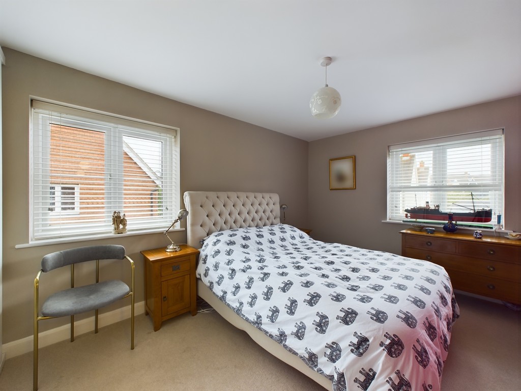 4 bed detached house for sale in Pelling Way, Horsham  - Property Image 19