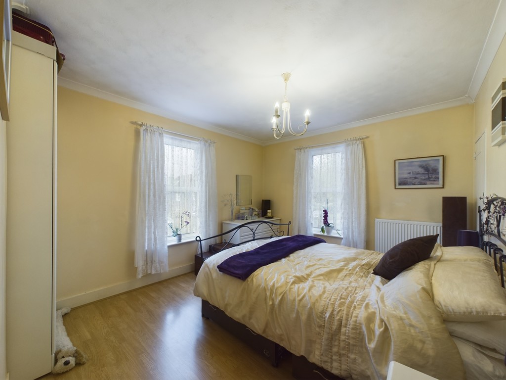 3 bed semi-detached house for sale in Depot Road, Horsham  - Property Image 5