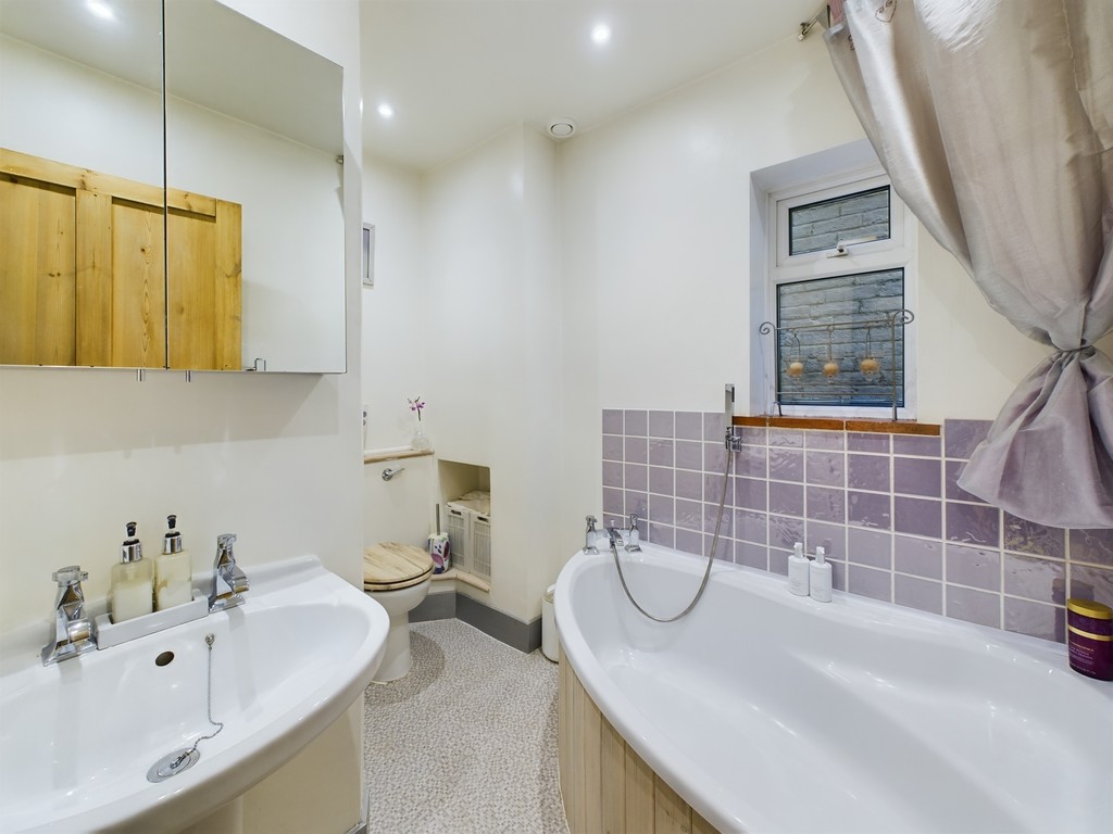 3 bed semi-detached house for sale in Depot Road, Horsham  - Property Image 7