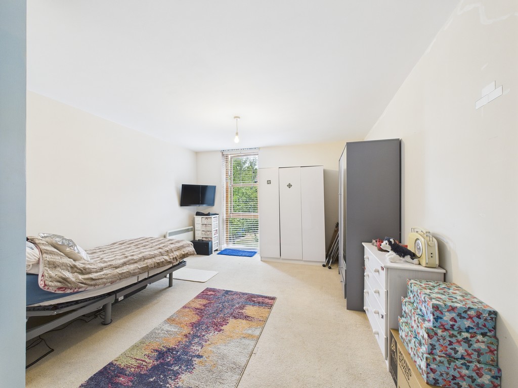 1 bed apartment for sale in Smithsfield House, Station Road , Southwater  - Property Image 7