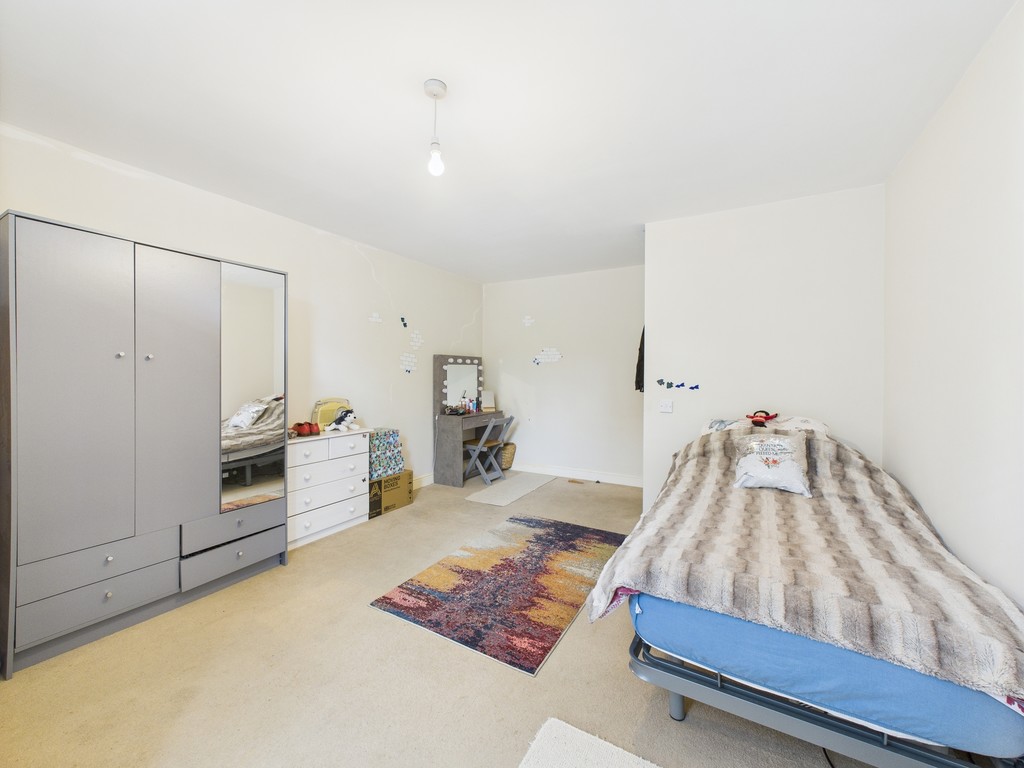 1 bed apartment for sale in Smithsfield House, Station Road , Southwater  - Property Image 3