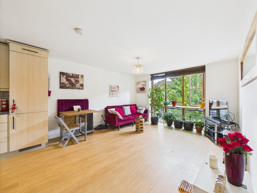 1 bed apartment for sale in Smithsfield House, Station Road , Southwater  - Property Image 2
