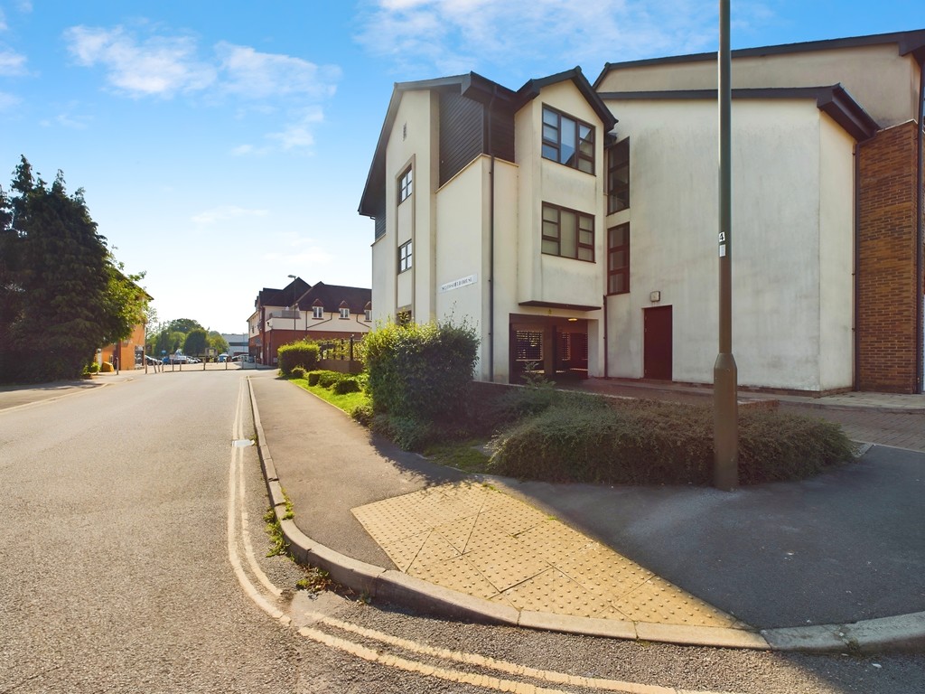 1 bed apartment for sale in Smithsfield House, Station Road , Southwater