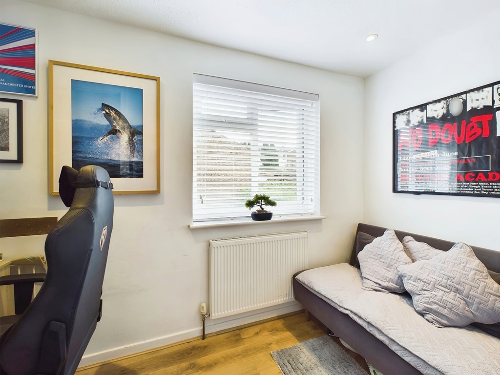 2 bed terraced house for sale in Ryecroft, Haywards Heath  - Property Image 12