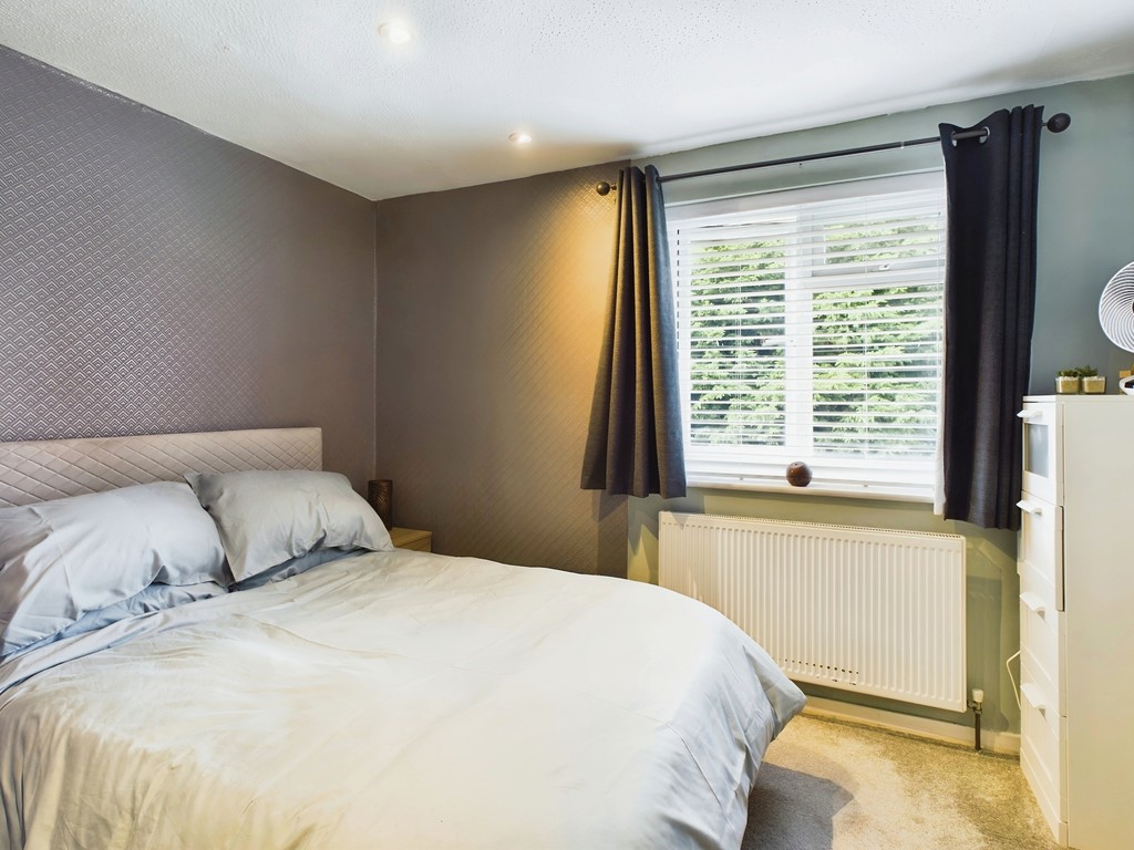 2 bed terraced house for sale in Ryecroft, Haywards Heath  - Property Image 10