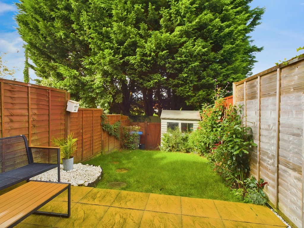 2 bed terraced house for sale in Ryecroft, Haywards Heath  - Property Image 2