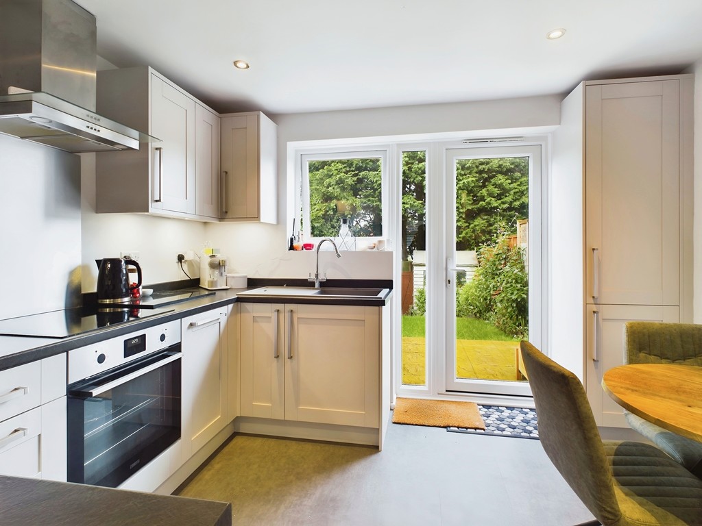 2 bed terraced house for sale in Ryecroft, Haywards Heath  - Property Image 4