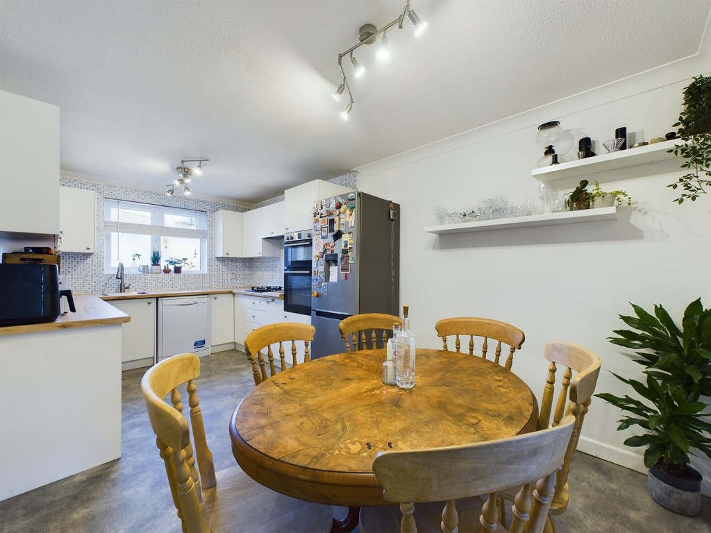 4 bed terraced house for sale in Swallowtail Road, Horsham  - Property Image 10