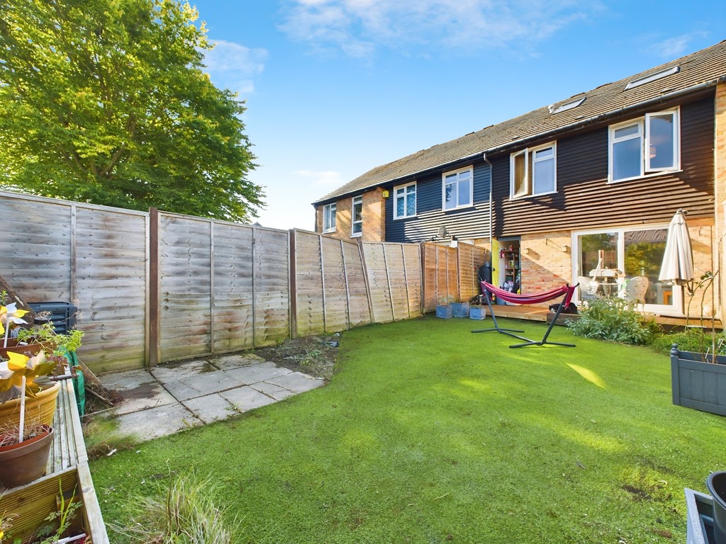 4 bed terraced house for sale in Swallowtail Road, Horsham  - Property Image 18