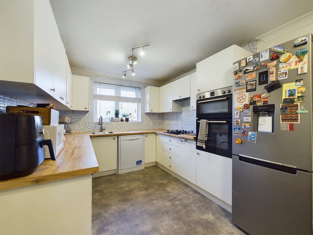 4 bed terraced house for sale in Swallowtail Road, Horsham  - Property Image 3