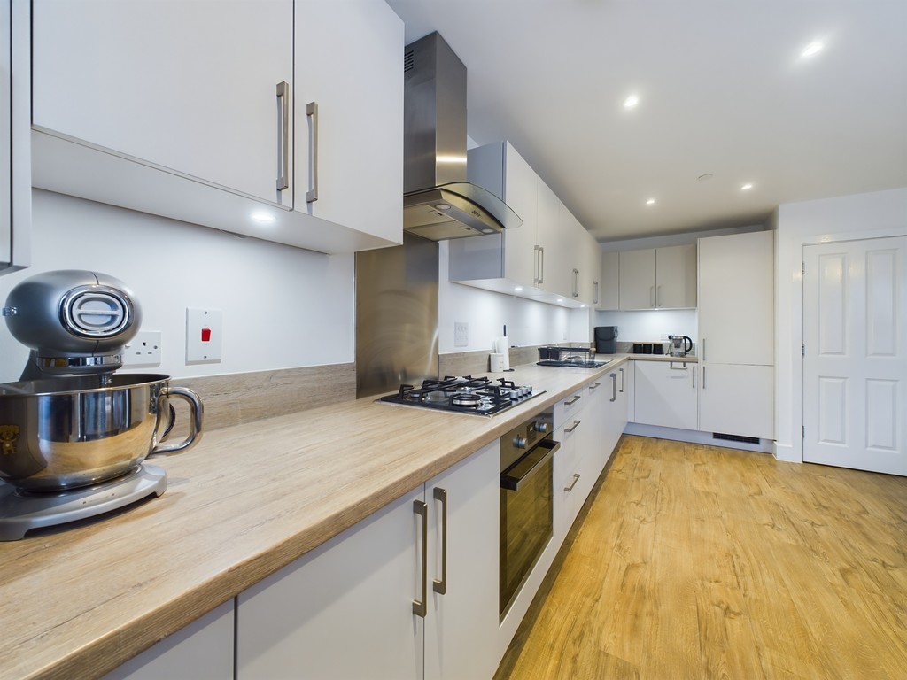 2 bed apartment for sale in Swallow Rise, Haywards Heath  - Property Image 3