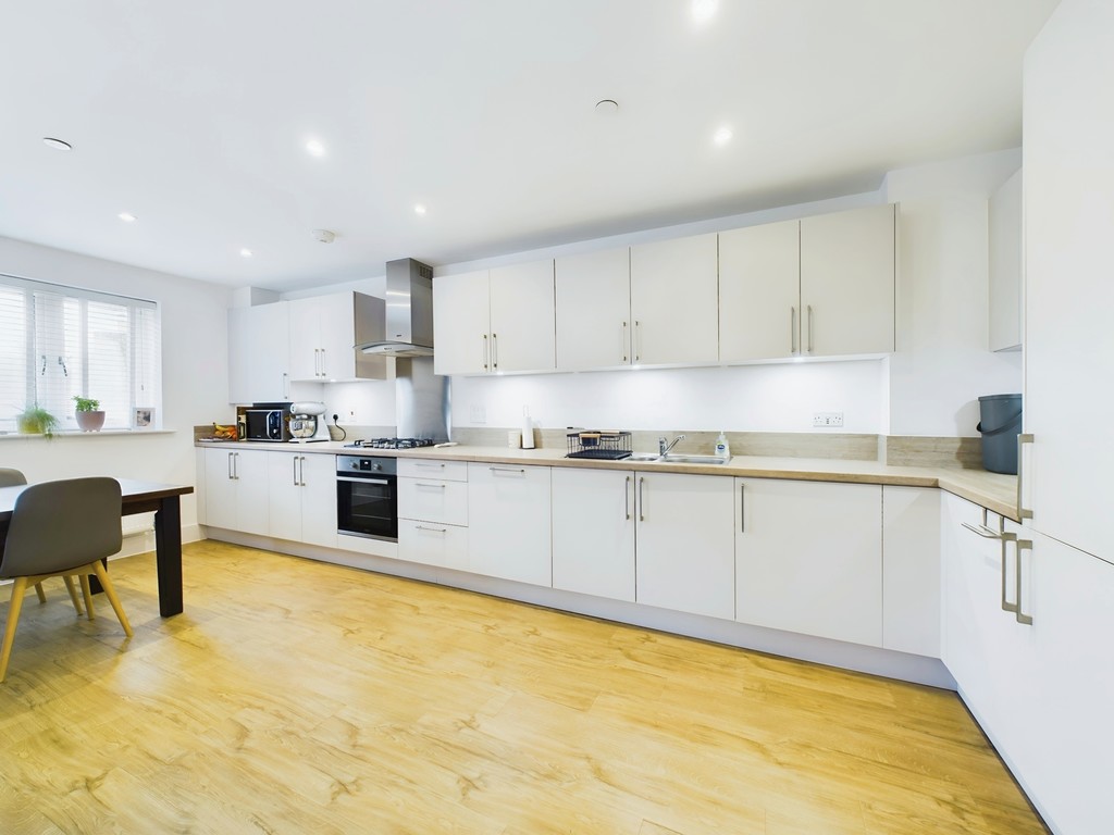 2 bed apartment for sale in Swallow Rise, Haywards Heath  - Property Image 2