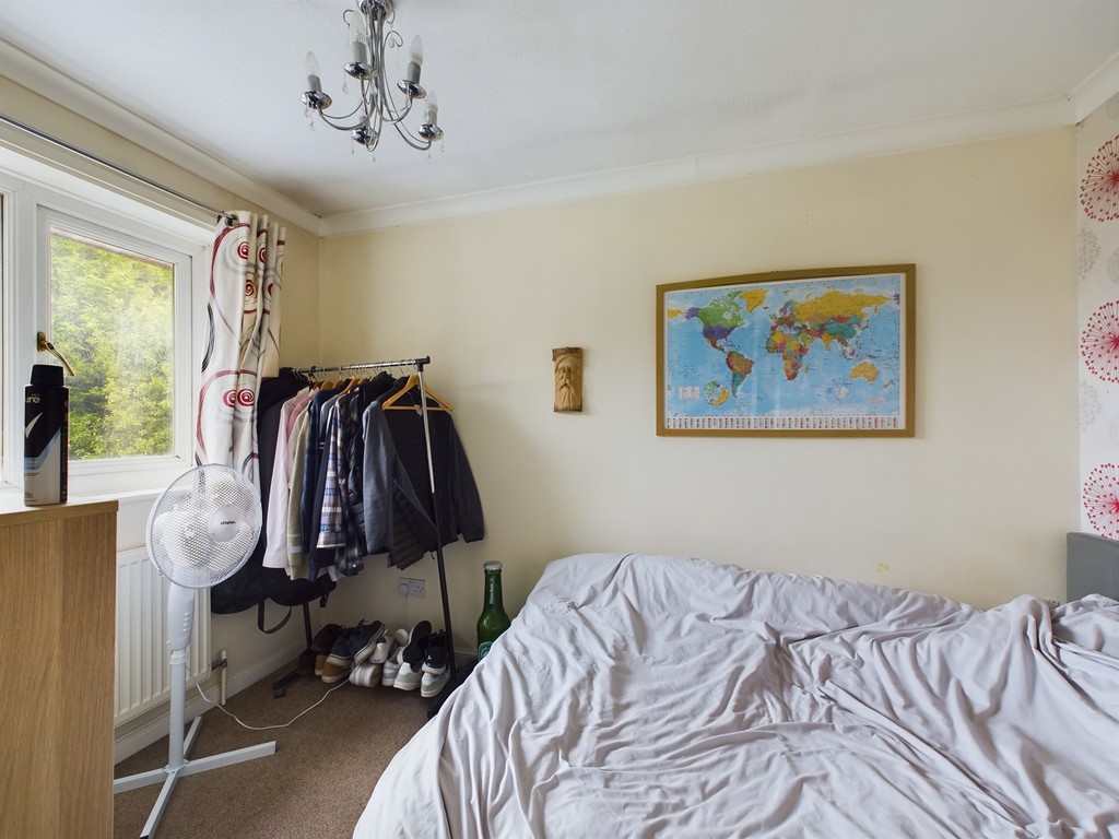 2 bed end of terrace house for sale in Gorringes Brook, Horsham  - Property Image 6