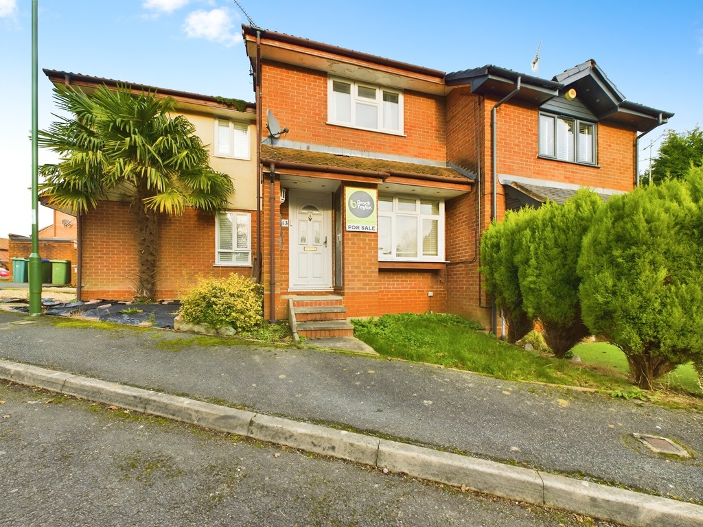 2 bed end of terrace house for sale in Gorringes Brook, Horsham, RH12