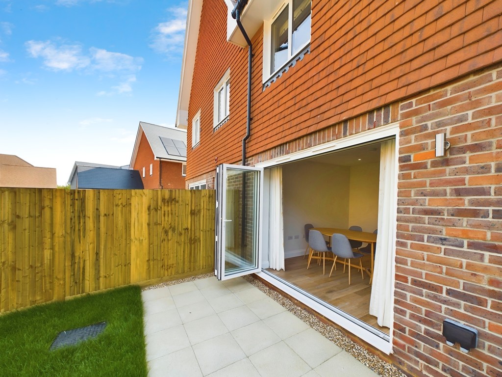 3 bed semi-detached house for sale in Spring Bank, Haywards Heath  - Property Image 15