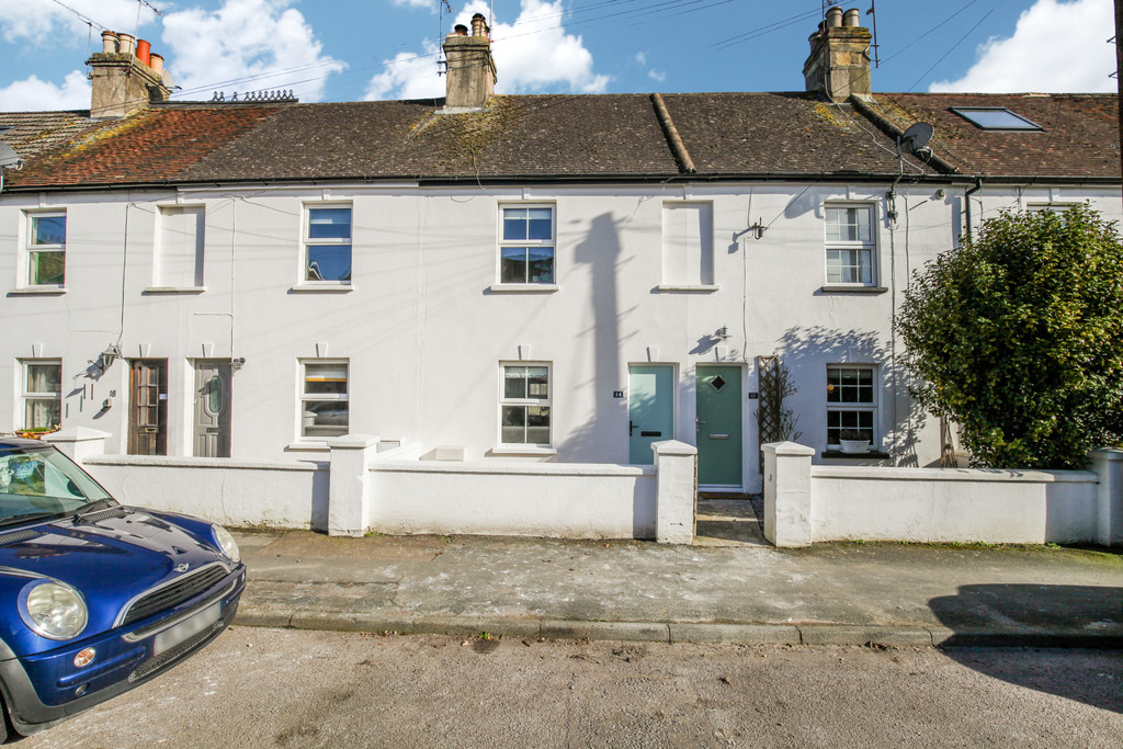 2 bed terraced house for sale in Victory Road, Horsham  - Property Image 1