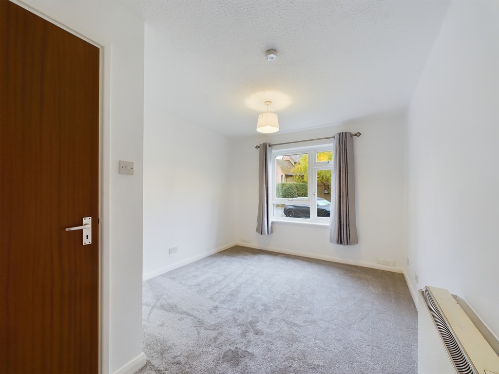 1 bed ground floor flat for sale in Gorringes Brook, Horsham  - Property Image 3