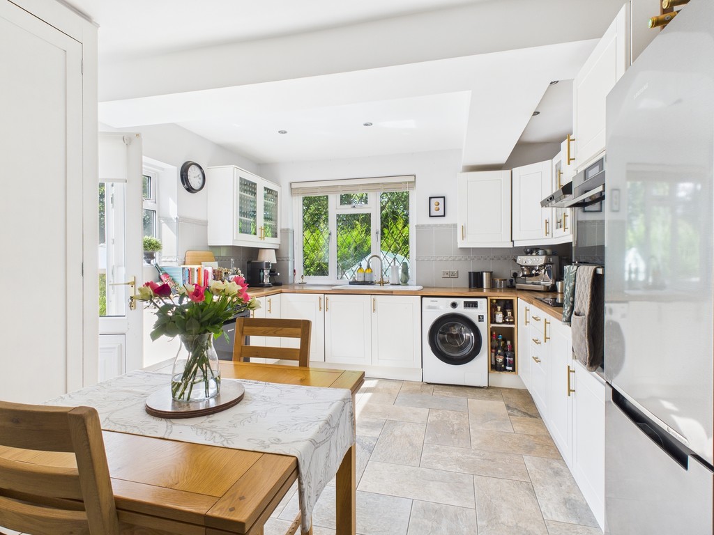 3 bed semi-detached house for sale in Coopers Wood, London Road, Handcross  - Property Image 10