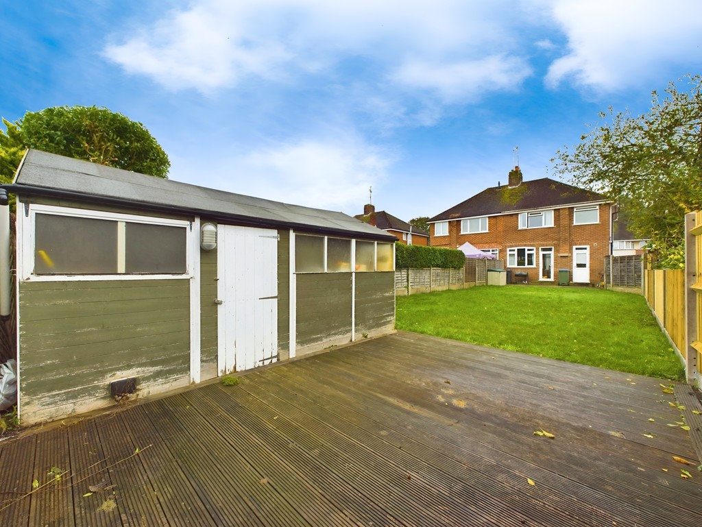 3 bed semi-detached house for sale in Rushams Road, Horsham  - Property Image 9