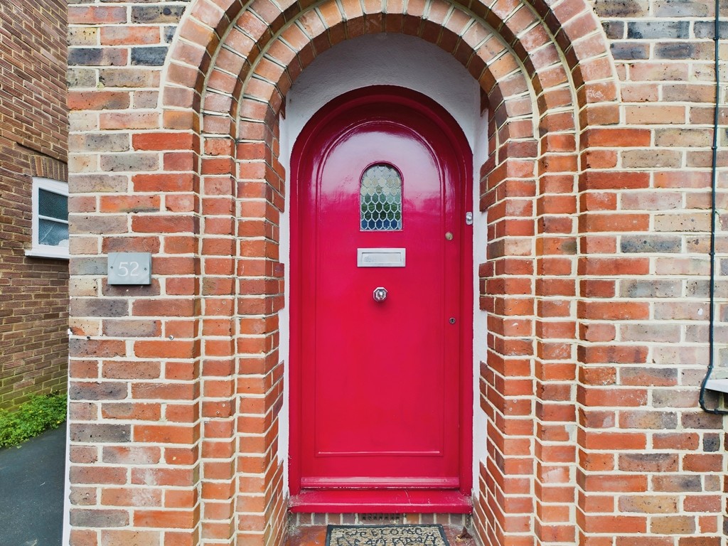 3 bed semi-detached house for sale in Rushams Road, Horsham  - Property Image 11