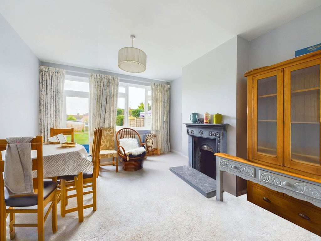 3 bed semi-detached house for sale in Rushams Road, Horsham  - Property Image 3