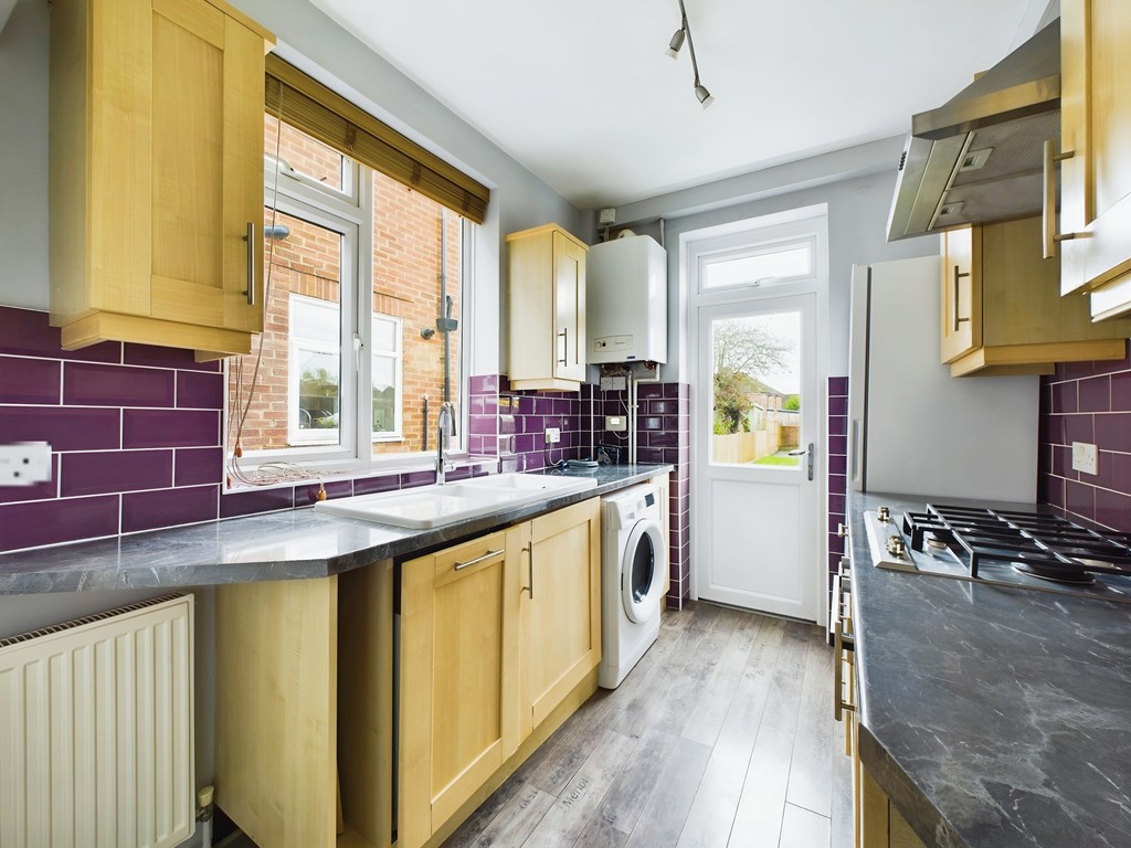 3 bed semi-detached house for sale in Rushams Road, Horsham  - Property Image 22