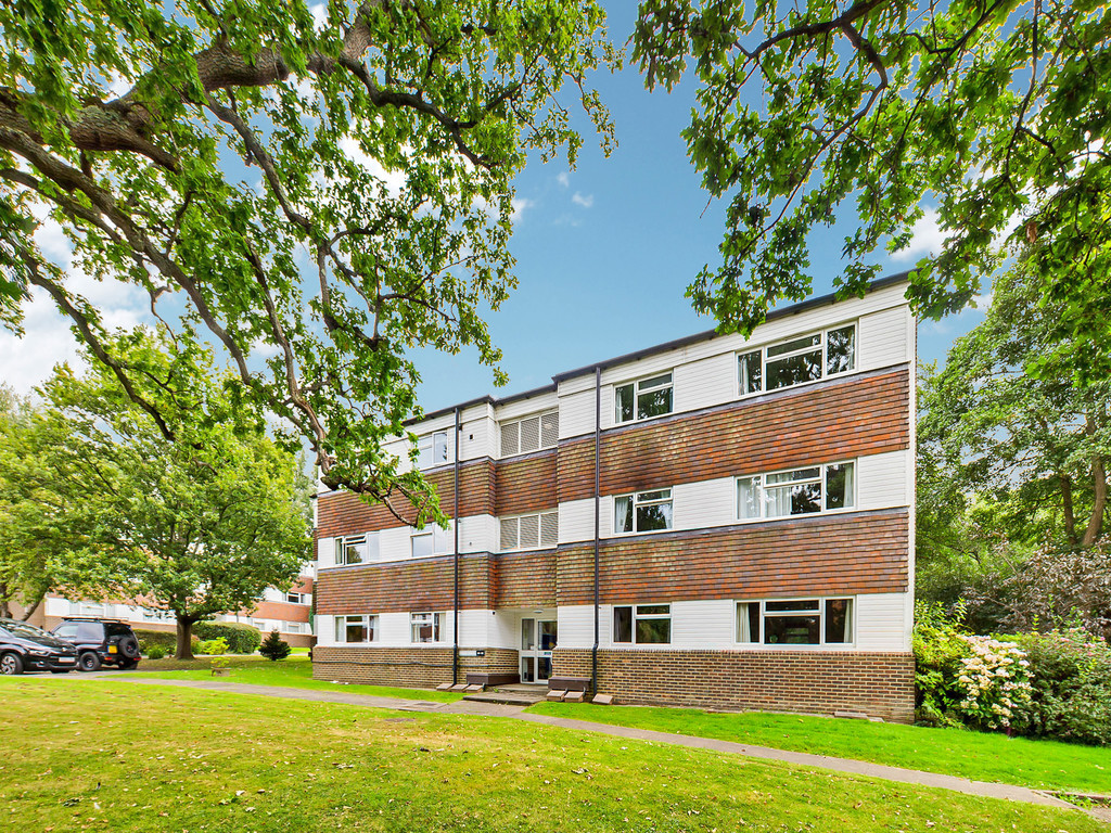 2 bed flat for sale in Fender House, Horsham  - Property Image 7