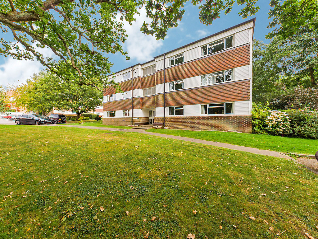 2 bed flat for sale in Fender House, Horsham  - Property Image 10