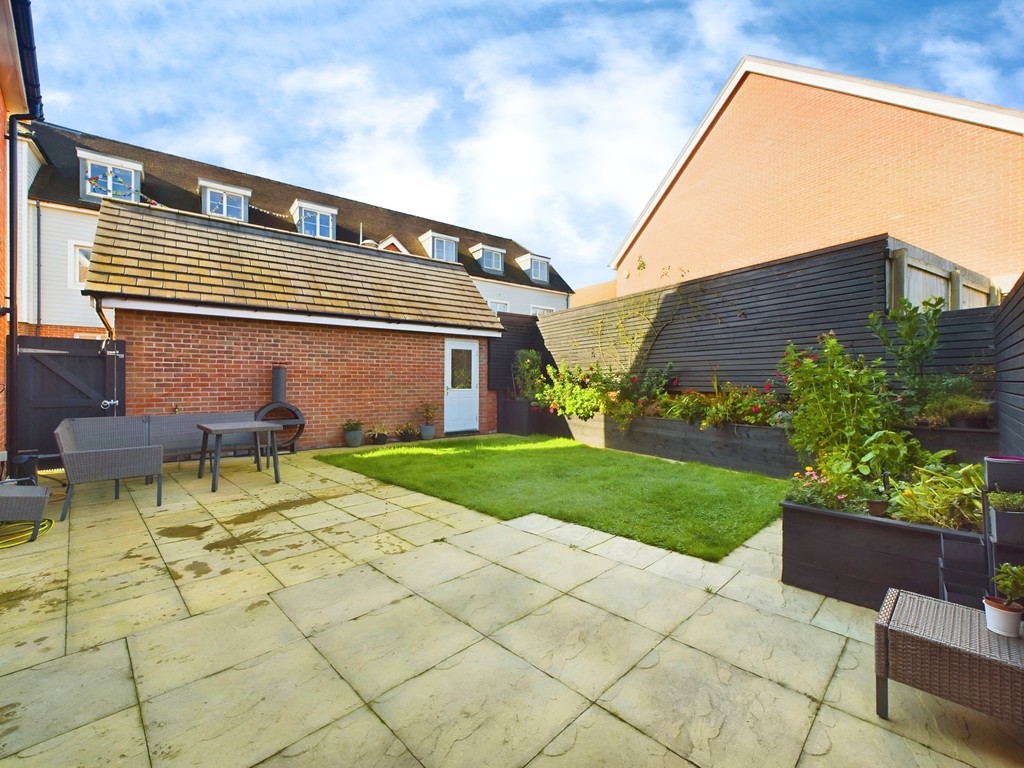 3 bed semi-detached house for sale in Arun Valley Way, Horsham  - Property Image 21