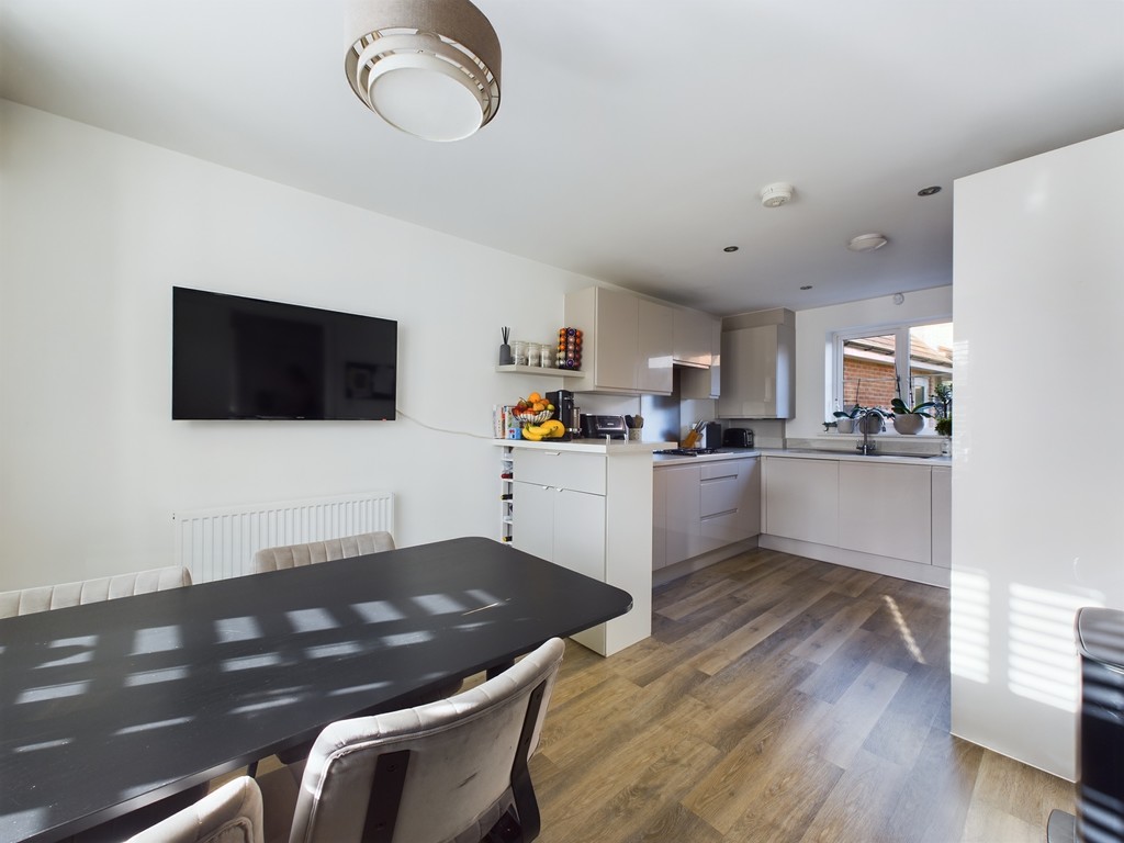 3 bed semi-detached house for sale in Arun Valley Way, Horsham  - Property Image 14