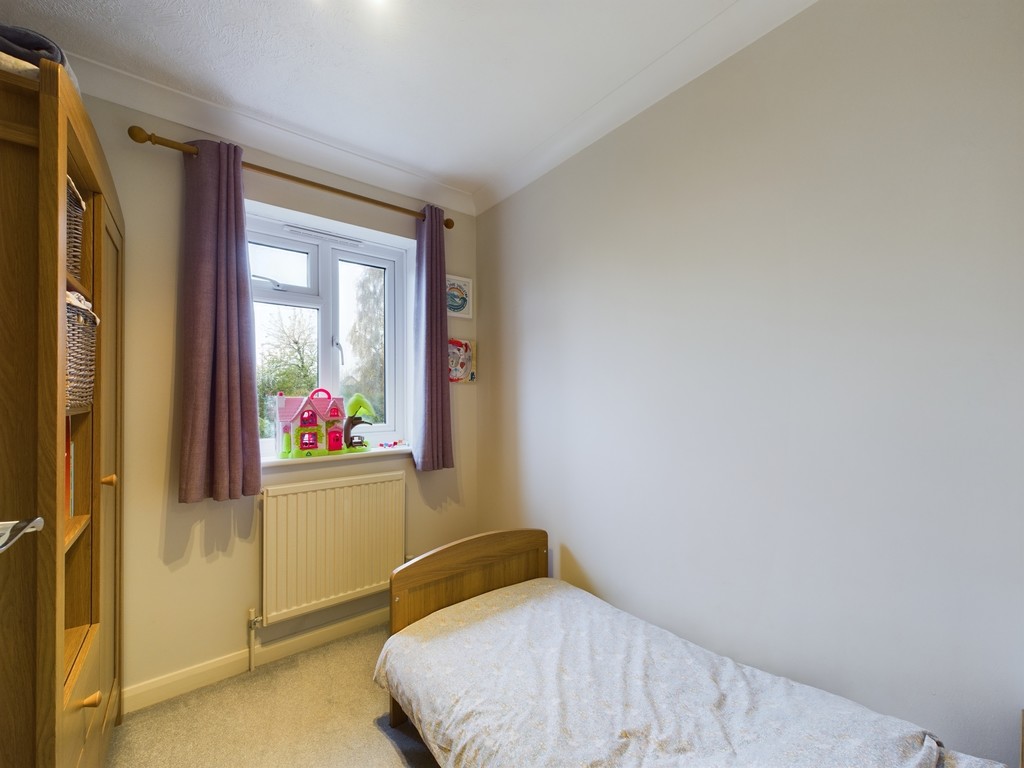 3 bed semi-detached house for sale in Earlswood Close, Horsham  - Property Image 15