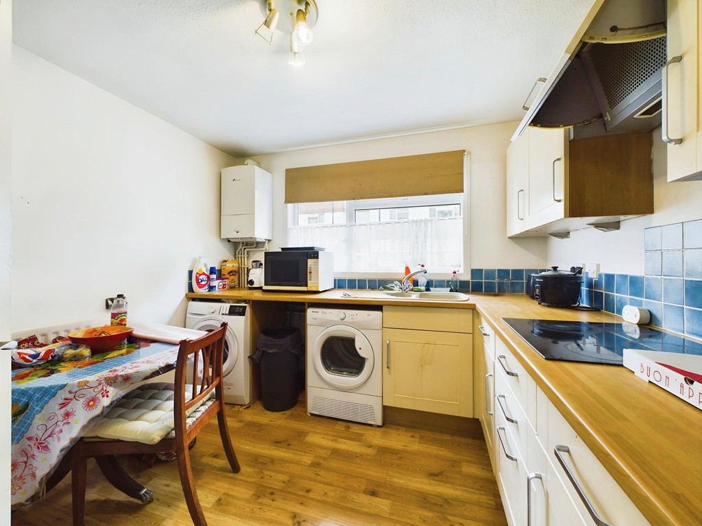 2 bed apartment for sale in Fender House, Horsham  - Property Image 11