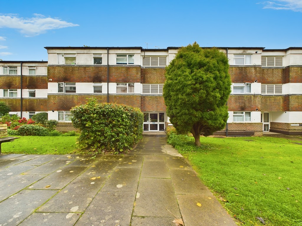 2 bed apartment for sale in Fender House, Horsham, RH12