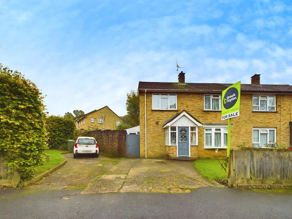 3 bed semi-detached house for sale in Alder Copse, Horsham  - Property Image 12