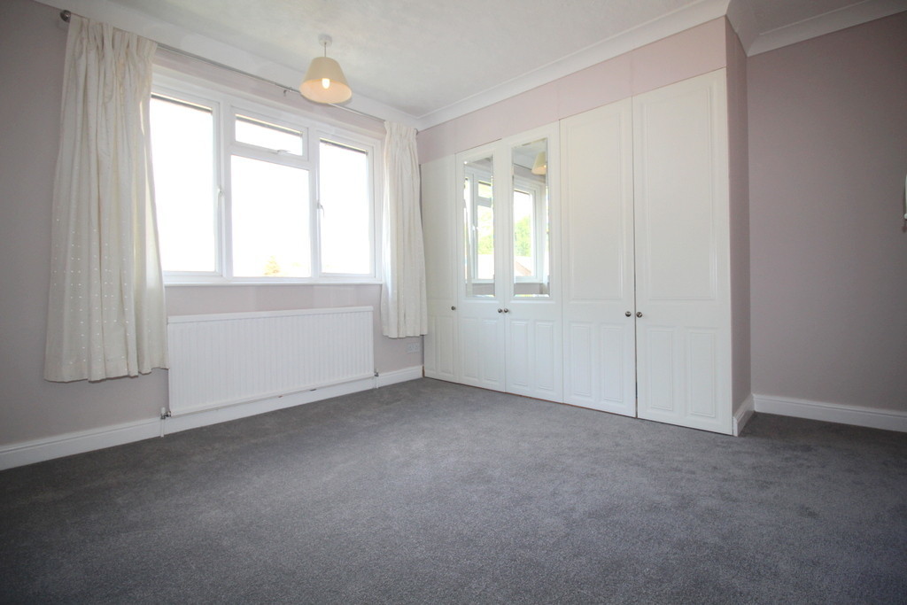 3 bed semi-detached house for sale in Alder Copse, Horsham  - Property Image 5