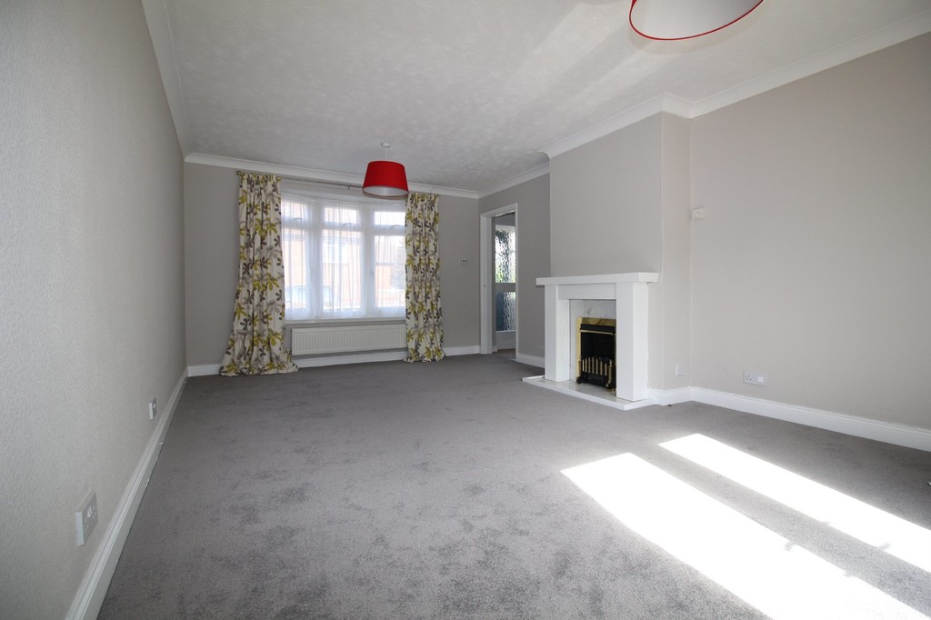 3 bed semi-detached house for sale in Alder Copse, Horsham  - Property Image 2