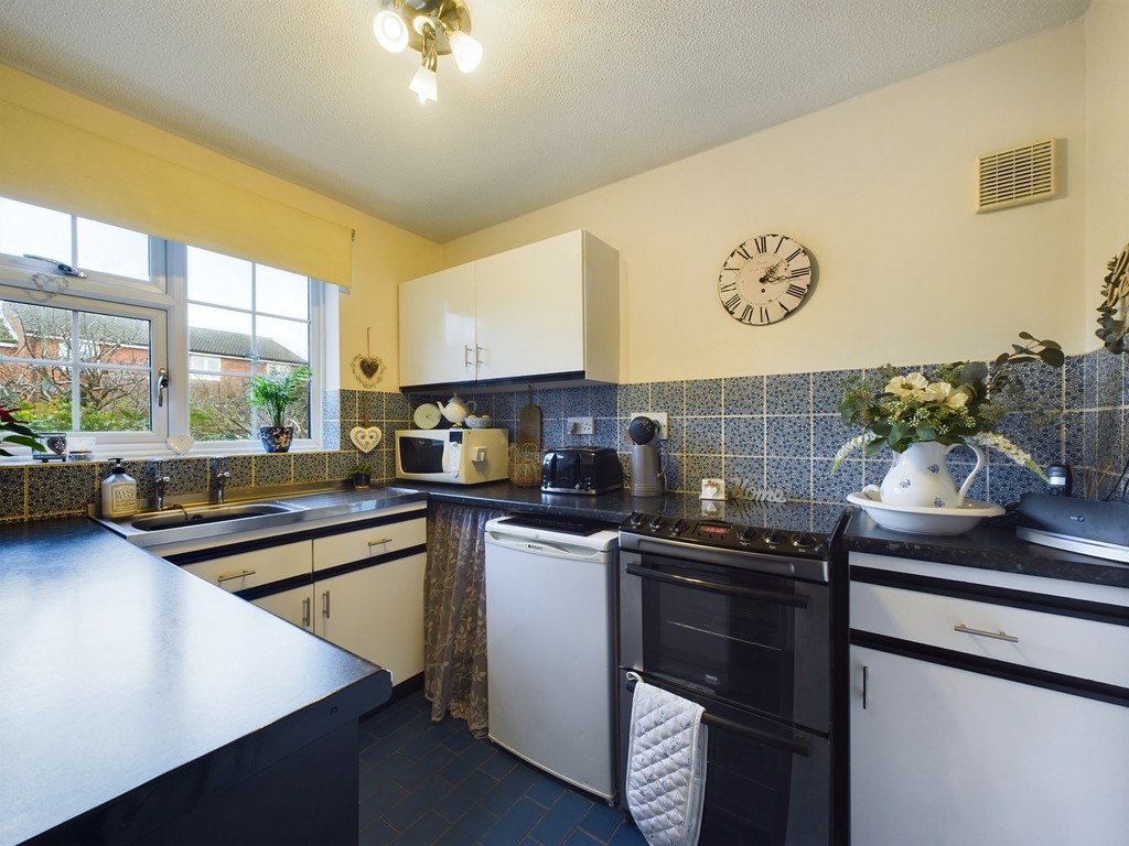 3 bed semi-detached house for sale in Somergate, Horsham  - Property Image 2