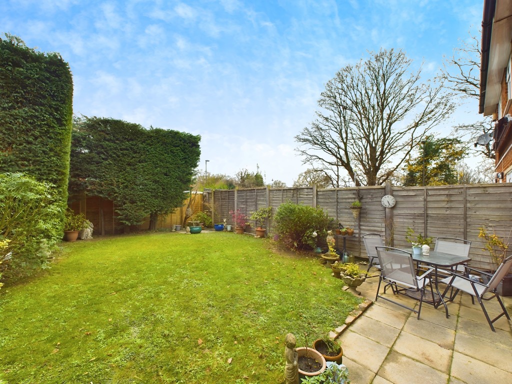 3 bed semi-detached house for sale in Somergate, Horsham  - Property Image 10