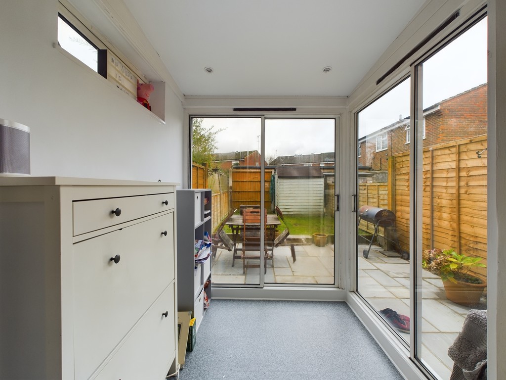 2 bed terraced house for sale in Hazelhurst Crescent, Horsham  - Property Image 7